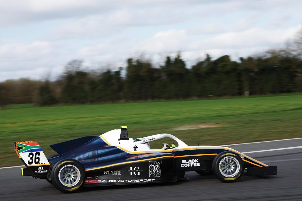 ICAN-Management GB4 Car Image 2